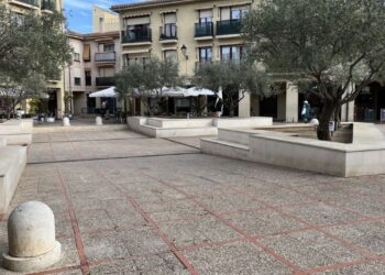 El Ayuntamiento de Alcalá inicia la renovación del pavimento en la Plaza de los Irlandeses con un plazo máximo de 30 días