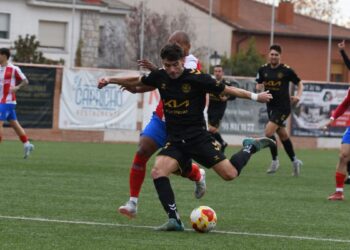La RSD Alcalá se diluye en Navalcarnero tras un primer tiempo impecable y cae con dos zarpazos finales