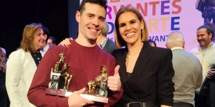 Carlos Marco, del Club Sagitta de Alcalá, recibe el Premio Cervantes al Deporte por su compromiso con valores inclusivos 1 Imagen: Club Sagitta Tiro Con Arco
