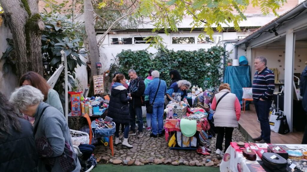 mercadillo cafe pendiente