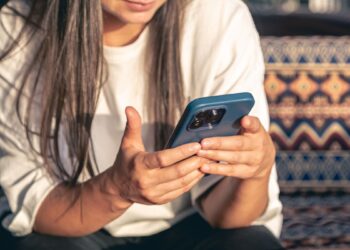 BBVA alerta de nuevos SMS fraudulentos que simulan transferencias urgentes y buscan robar claves y códigos