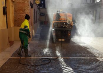 Alcalá refuerza la limpieza durante las fiestas con dispositivos especiales en eventos clave