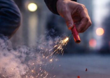 Multas de hasta 750 euros por usar petardos y pirotecnia sin permiso durante la Navidad en Alcalá