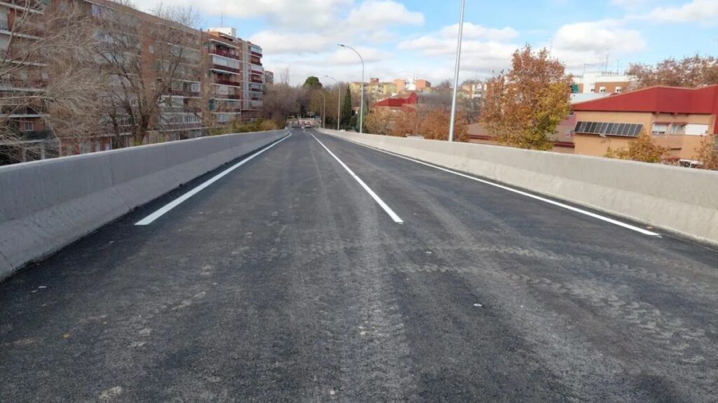El puente de Daganzo reabre al tráfico este martes tras casi once meses cerrado por obras 1 puente daganzo obras