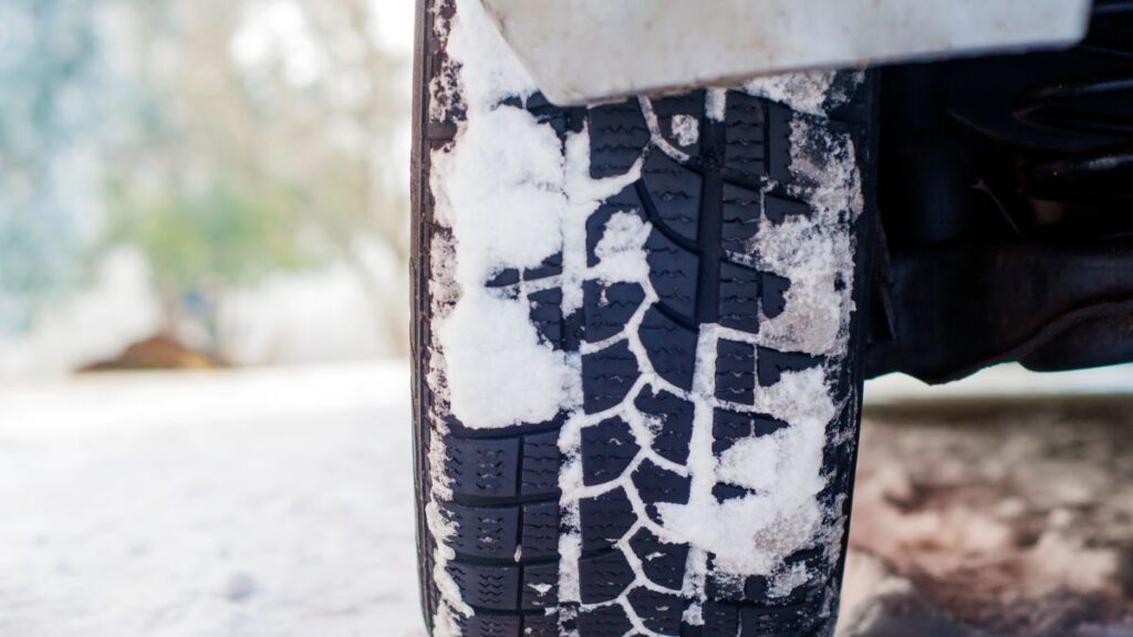 rueda coche nieve