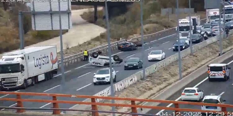siniestro coche volcado a2 torrejon