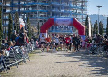 El Cross Solidario La Estela de Ayo reúne a más de 1.000 participantes en Ciudad del Aire en su cuarta edición