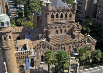 El Palacio Laredo, la joya historicista del siglo XIX que guarda una “Alhambra” en miniatura
