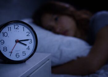 Por qué te despiertas a las 3 o 4 de la mañana y qué dice la ciencia