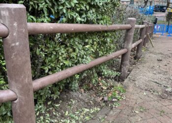 El paseo del río Henares renueva su vallado en Nueva Alcalá con nuevos materiales más resistentes y una intervención sobre 700 metros