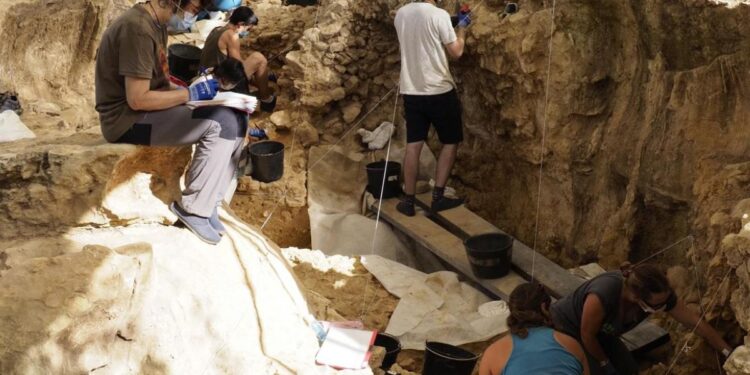 Un estudio liderado por una investigadora de la Universidad de Alcalá refuerza la idea de un santuario neandertal de caza en Pinilla del Valle 1 Imagen: Comunidad de Madrid