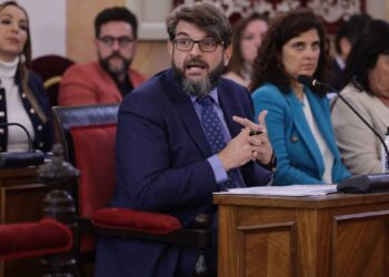 VOX defiende que trabaja en las “deficiencias heredadas” del Complejo Deportivo de Espartales y apunta al PSOE por su gestión anterior