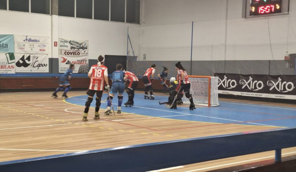 El Alcalá Hockey vence en Ponteareas y se mantiene a tres puntos del ascenso tras una jornada clave 1 Alcala Hockey