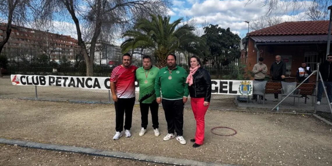 La fase previa del Campeonato de España de Dupletas reúne a decenas de jugadores en el Club Petanca Campo del Ángel 1 Fuente: Ayto Alcalá de Henares