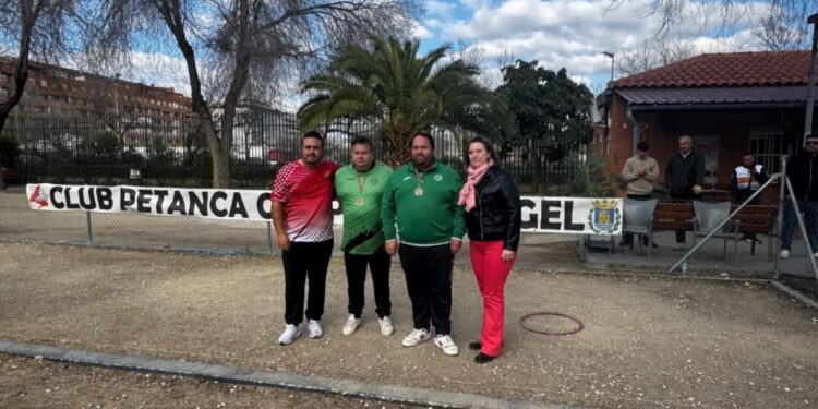 La fase previa del Campeonato de España de Dupletas reúne a decenas de jugadores en el Club Petanca Campo del Ángel 1 Fuente: Ayto Alcalá de Henares