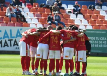 El Alcalá tumba al Navalcarnero con un gol de Albur y da un paso de peso hacia la permanencia