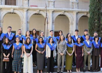La Reina preside en Alcalá el cierre de la tercera edición del Máster de Reporterismo Internacional