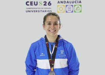 Lucía Pérez, alumna de Medicina de la UAH, logra la plata en el Campeonato de España Universitario de halterofilia
