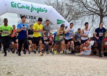 El Cross Escolar del Distrito IV reúne a cientos de corredores en el Gran Parque de Espartales