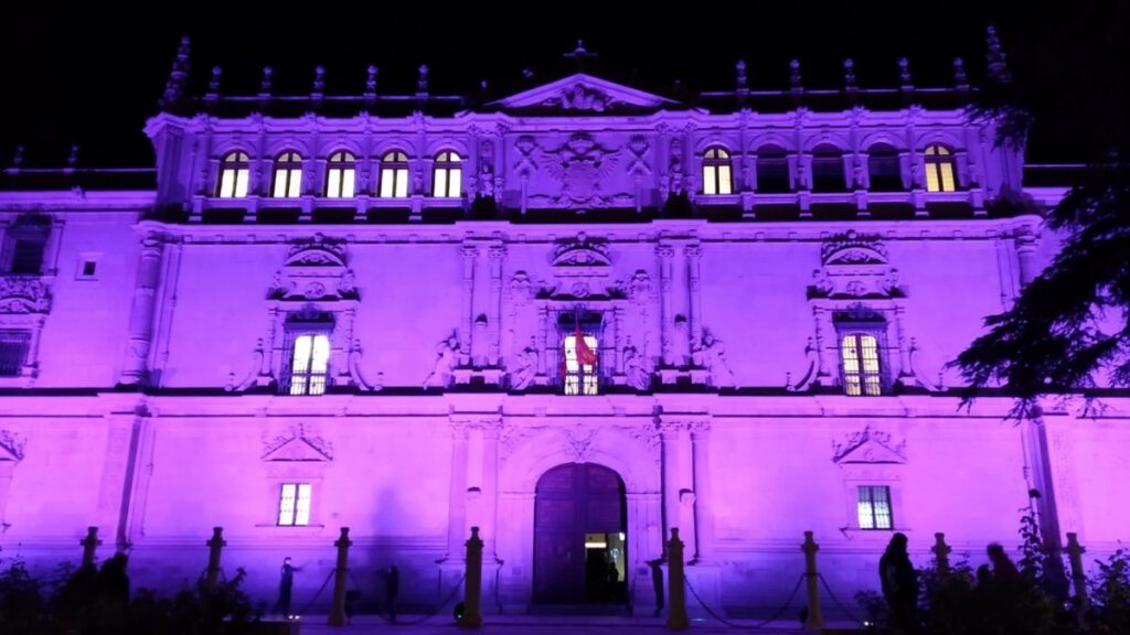 fachada morada uah