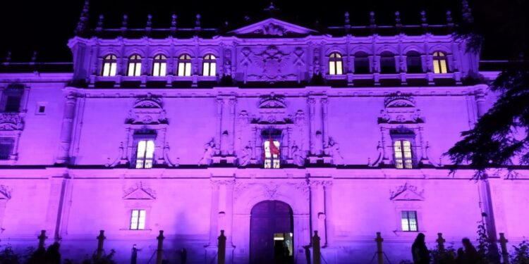 fachada morada uah