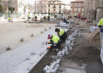 Las obras de la plaza de los Santos Niños alcanzan el 40% y prevén abrir un acceso parcial a la Catedral en los próximos días