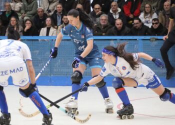 El Alcalá Hockey pierde ante Raxoi en El Val y se queda a cinco puntos de la segunda plaza