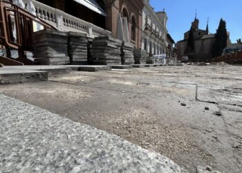 Alcalá reparará el pavimento de Plaza de Cervantes y calle Libreros tras los daños detectados por las lluvias
