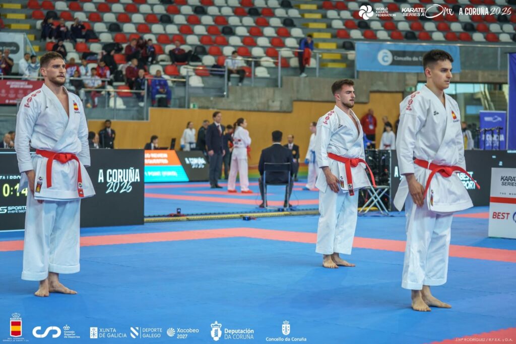 33285873 7895 43F5 8214 F5C73A271BBB