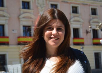 Alba Ibáñez toma posesión como nueva concejala del PSOE en sustitución de Blanca Ibarra