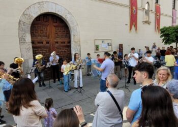 El Conservatorio llena de música el centro histórico con una tarde de actuaciones al aire libre
