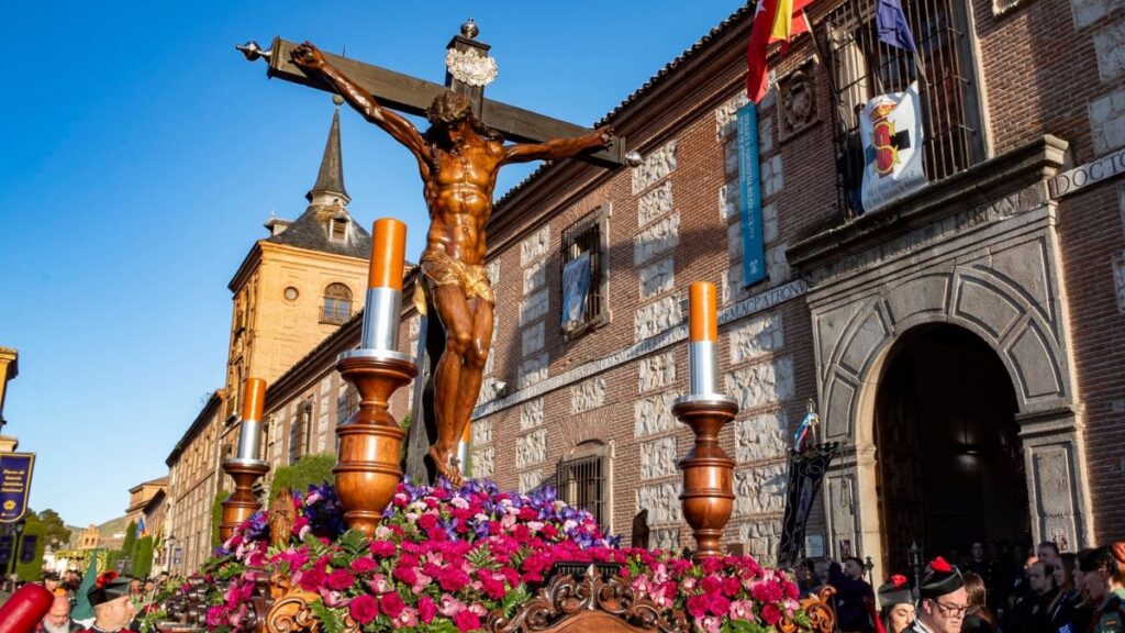 El Cristo de los Doctrinos reúne a miles de personas en el Jueves Santo y centra uno de los actos más solemnes 1 cristo de los doctrinos 2