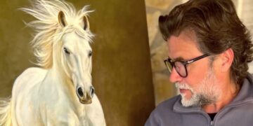 La exposición «El camino del arte» muestra en Santa María la Rica la evolución artística de Fran Atienza