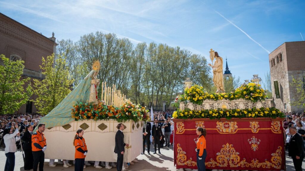 La Semana Santa de Alcalá cierra 2026 con más afluencia al casco histórico y una fuerte actividad en hostelería 1 encuentro domingo de resurreccion