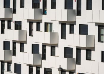 Un nuevo recubrimiento para edificios reduce más de siete grados su temperatura y mejora la resistencia al fuego