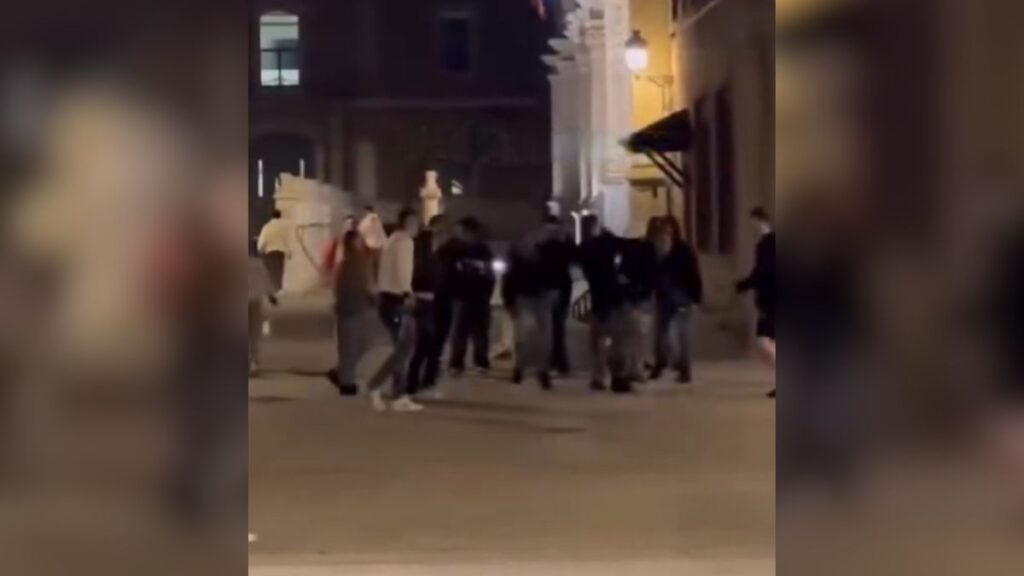 Una pelea en la plaza de San Diego moviliza a la Policía Nacional durante la madrugada de este fin de semana 1 pelea plaza san diego