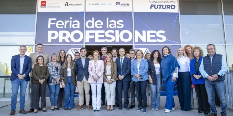 La VI Feria de las Profesiones reúne en Espartales a más de 3.000 estudiantes y 17 familias de FP 1 Foto: Ayuntamiento de Alcalá