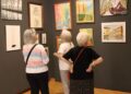 La exposición ‘Mayores con arte’ reúne en Santa María La Rica obras de 140 personas mayores