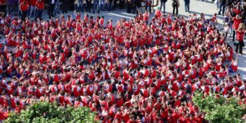 El Club Baloncesto Juan de Austria celebra 30 años de historia con un desfile por el Casco Histórico