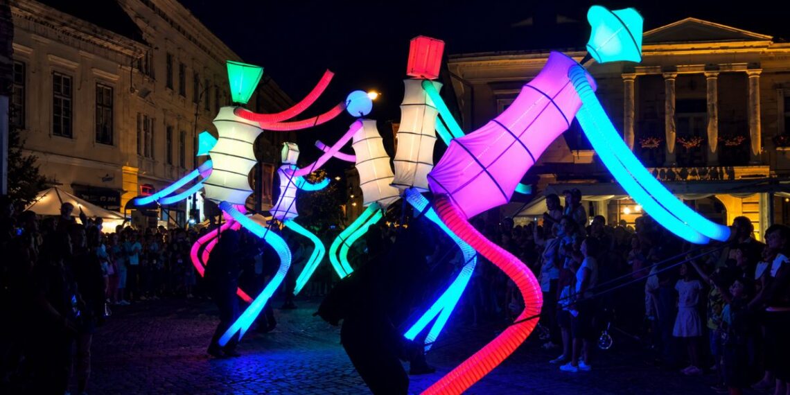 Big Dancers llenará de marionetas gigantes y música el casco histórico de Alcalá dentro del festival de artes escénicas 1 Foto: clasicosenalcala.net