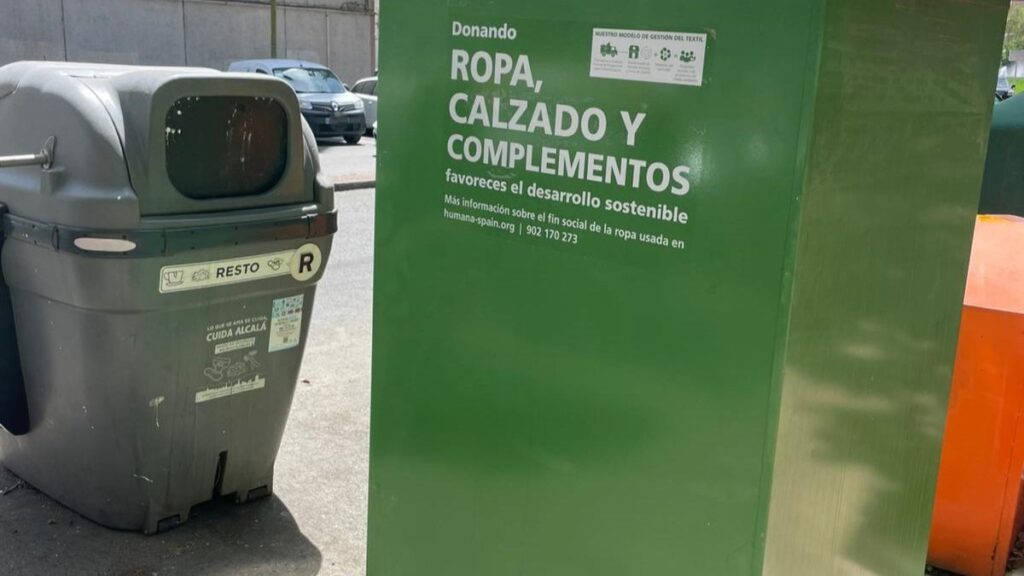 contenedor ropa usada