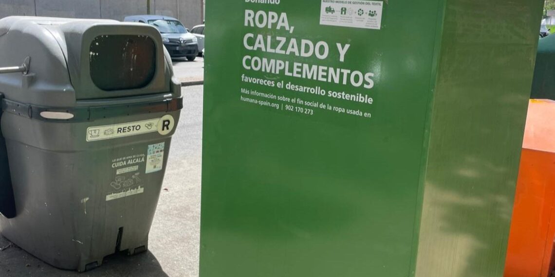 contenedor ropa usada