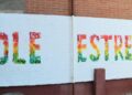 El colegio Manuel Azaña plasma su identidad en un mural colaborativo dentro de ‘Deja tu huella en el cole’