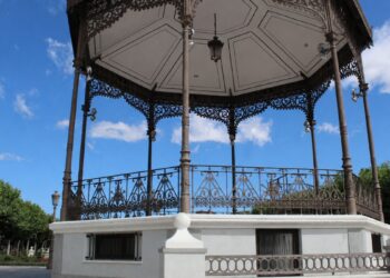 La Banda Sinfónica Complutense ofrecerá un concierto de tributos y bandas sonoras en la Plaza de Cervantes