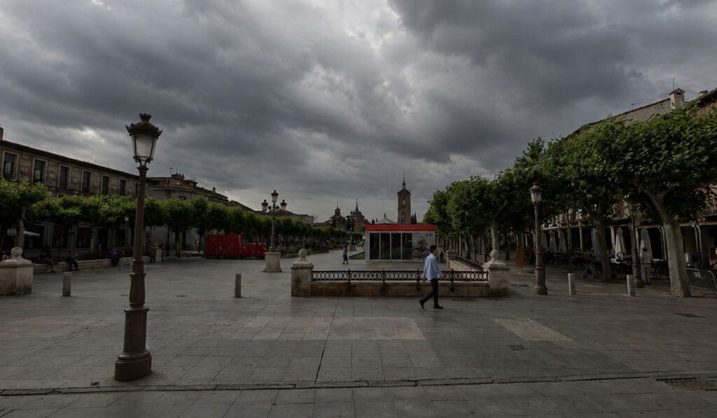 El Ayuntamiento activa la precaución ante un aviso amarillo por tormentas hasta la medianoche 1 Aviso tormenta