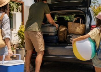 Llega la primera operación salida de verano: cómo preparar el viaje y evitar sustos en carretera