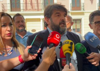 Vox acusa al PP de romper el pacto de gobierno en Alcalá tras retirarle competencias a Víctor Acosta