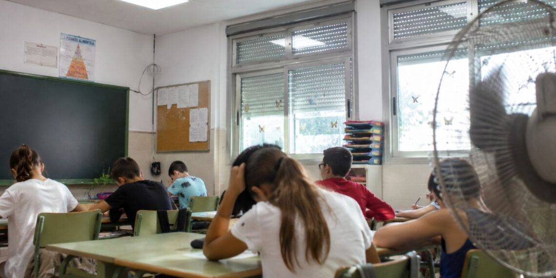 El PSOE pide climatizar los colegios públicos de Alcalá ante los episodios de calor en las aulas 1 aula refrigeracion