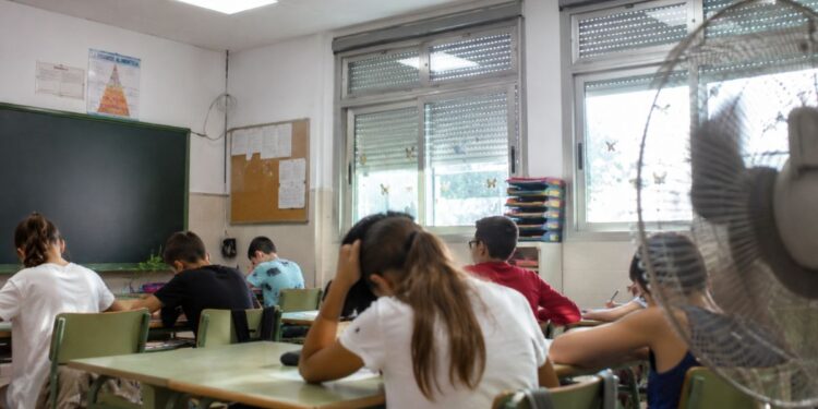 El PSOE pide climatizar los colegios públicos de Alcalá ante los episodios de calor en las aulas 1 aula refrigeracion