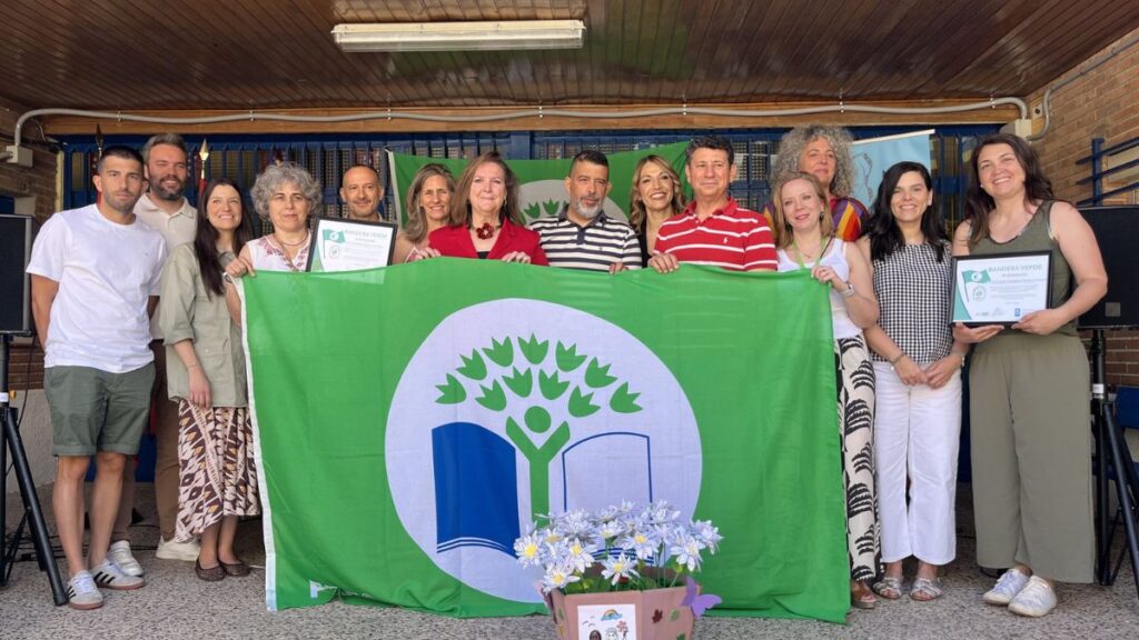 El CEIP Infanta Catalina recibe su primera Bandera Verde en el acto anual del programa Ecoescuelas 1 bandera verde